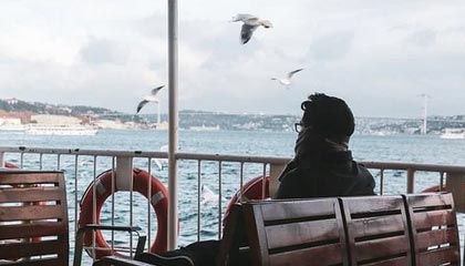 九游娱乐(jiuyou)官方网站-米尔沃尔高位逼抢见效，狮子军团期待保级，米尔沃尔球衣